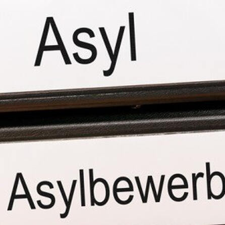 150 Asylbewerber sollen aus Augsburg raus - Trotz Ausreisepflicht gibt es Schwierigkeiten