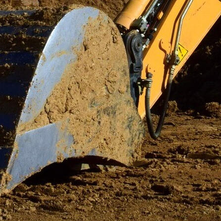 Sanierungsarbeiten im Lechhauser Freibad in Augsburg - Am 1.Juni wird eröffnet