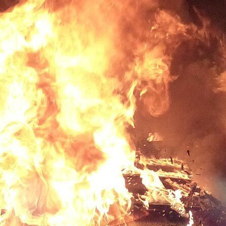 Recyclinghof in Königsbrunn ist in Flammen aufgegangen - Brandursache ist noch unklar