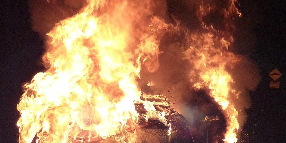 Recyclinghof in Königsbrunn ist in Flammen aufgegangen - Brandursache ist noch unklar
