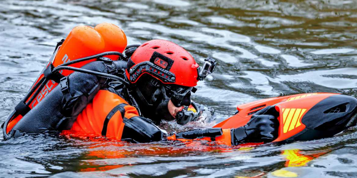 Seabob II ist in Augsburg am Start - Feuerwehr kann jetzt noch schneller Menschen in Seenot retten