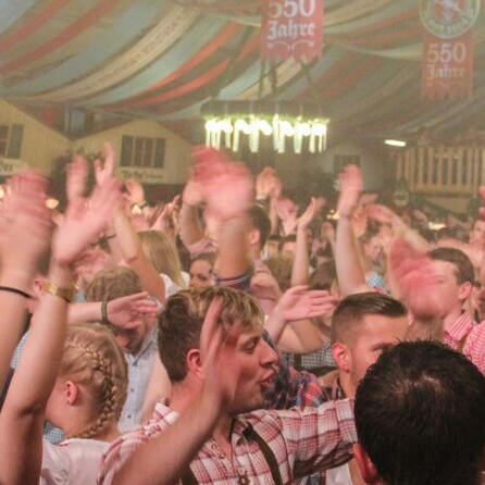 Es bleibt bei zwei Festzelten am Augsburger Frühjahrsplärrer - Stadtrat lehnt Bewerbung für drittes Bierzelt ab