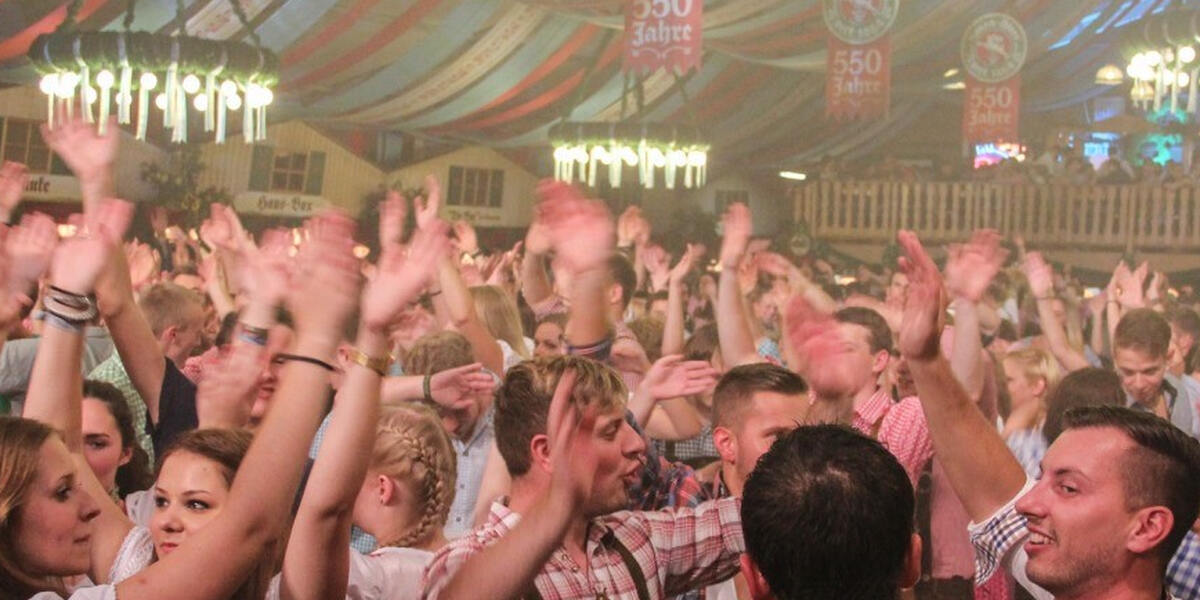 Es bleibt bei zwei Festzelten am Augsburger Frühjahrsplärrer - Stadtrat lehnt Bewerbung für drittes Bierzelt ab