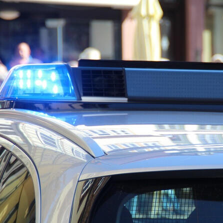 Nach heftiger Sprengung eines Geldautomaten im Kreis Aichach-Friedberg warnt Kripo vor gefährlichen Tätern