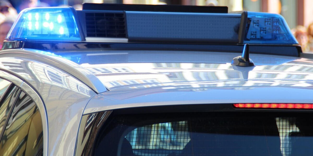 Nach heftiger Sprengung eines Geldautomaten im Kreis Aichach-Friedberg warnt Kripo vor gefährlichen Tätern