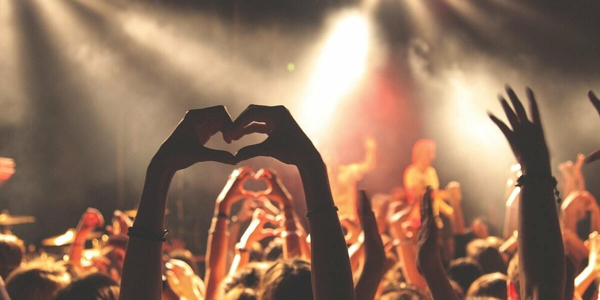 Augsburg, Allgäu, Schwaben: Der Bezirk hilft Euch auf die Festivalbühne