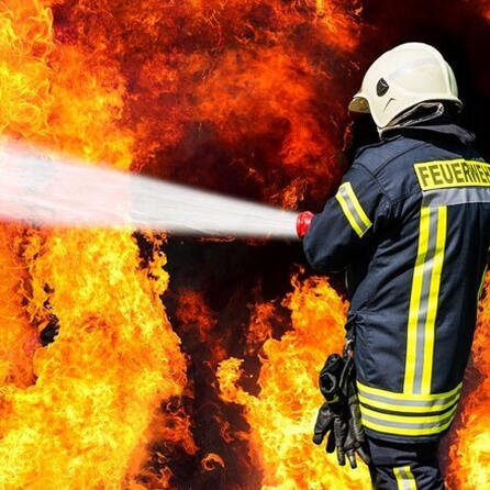 Großfeuer in Zimmerei in Dinkelscherben: Ermittler gehen von Brandstiftung aus