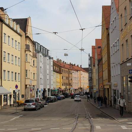 Grüner, ruhiger und sicherer: Augsburger Jakoberstraße soll aufgemöbelt werden 