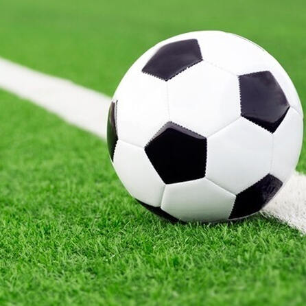 Manuel Hampp vom FC Königsbrunn erzielt den Bayerntreffer des Monats