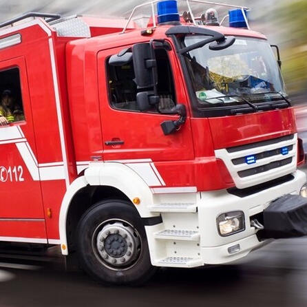 Feuerwehreinsatz in JVA Aichach - Sollte ein brennender Wasserkocher zum Ausbruch dienen?