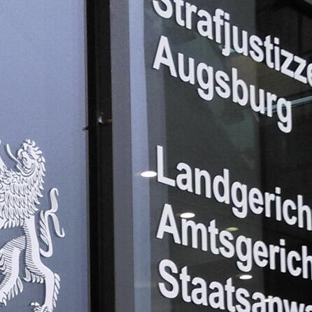 Mann tötet fast seine Freundin - Augsburger Landgericht schickt den Mann für lange Zeit in Psychiatrie 