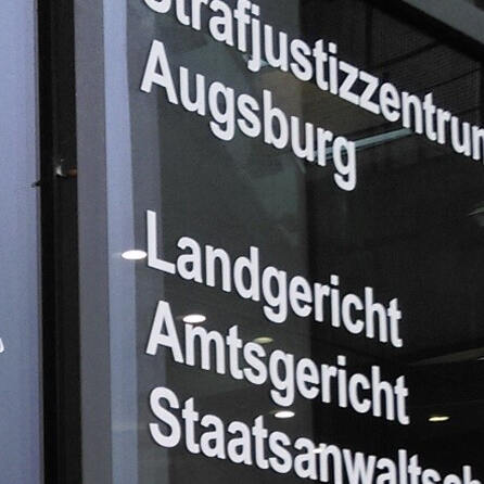 Frau erstochen: Mordprozess vor dem Landgericht Augsburg