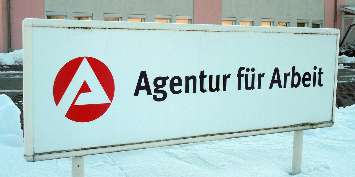 Zaghafte Frühjahrsbelebung auf dem Augsburger Arbeitsmarkt