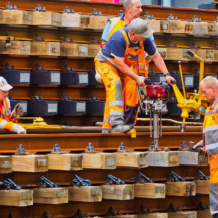 Nervig ohne Ende: Sirenenalarm bei Gleisbauarbeiten nahe Lindau