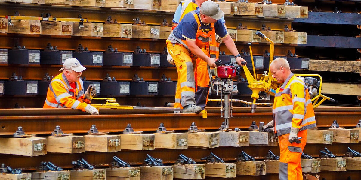 Nervig ohne Ende: Sirenenalarm bei Gleisbauarbeiten nahe Lindau