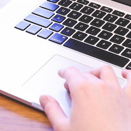 Schnäppchen bei Auktion: Stadt Augsburg versteigert online Gegenstände aus dem Fundbüro