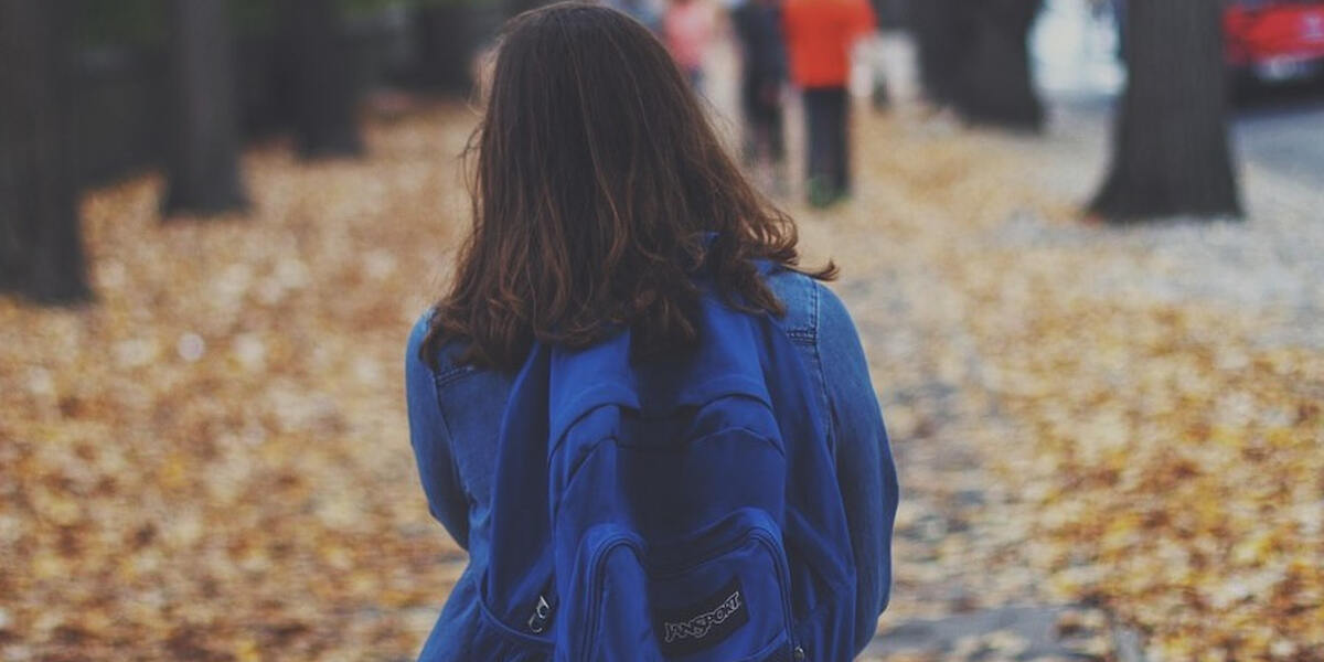 CSU und die Grünen fordern verkehrsberuhigte Zonen vor Augsburger Schulen