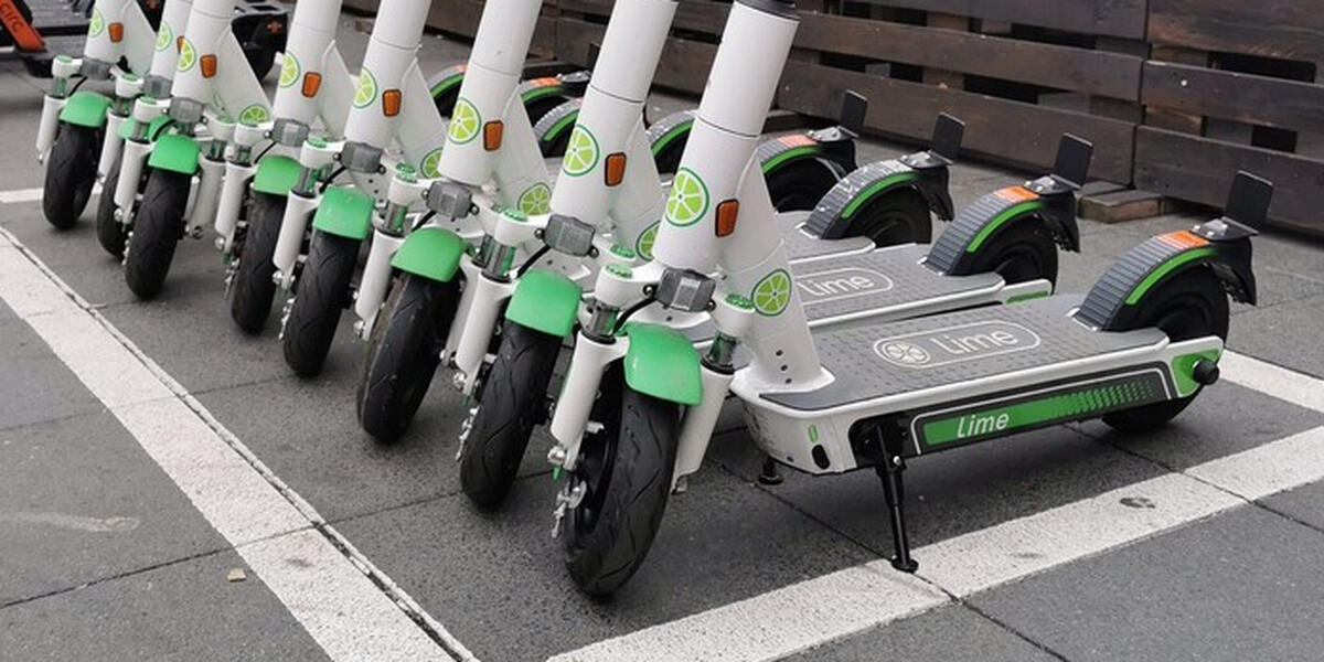 Lime ist wieder zurück in Augsburg - Diesmal mit mehr E-Scootern und KI-gestütztem System
