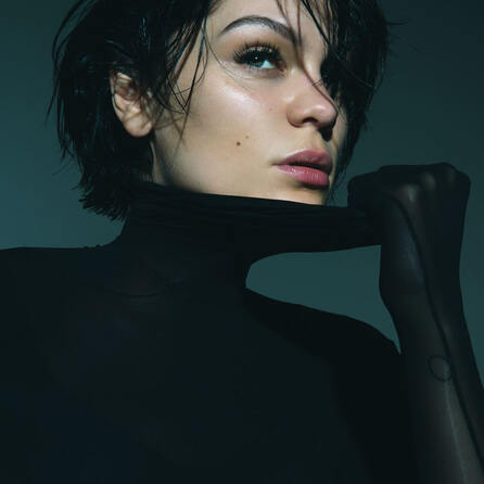Jessie J gibt Brustkrebsdiagnose bekannt
