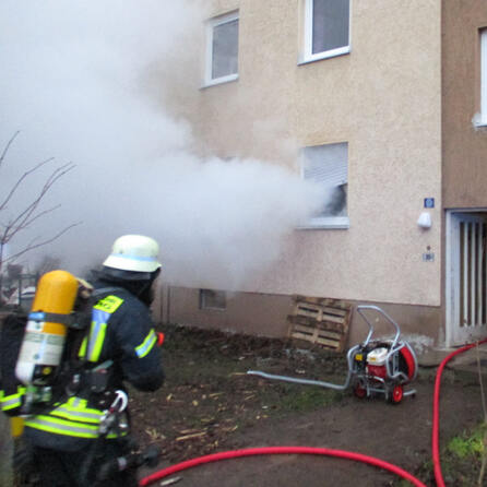 Schwerverletzter nach Wohnzimmerbrand in Augsburg