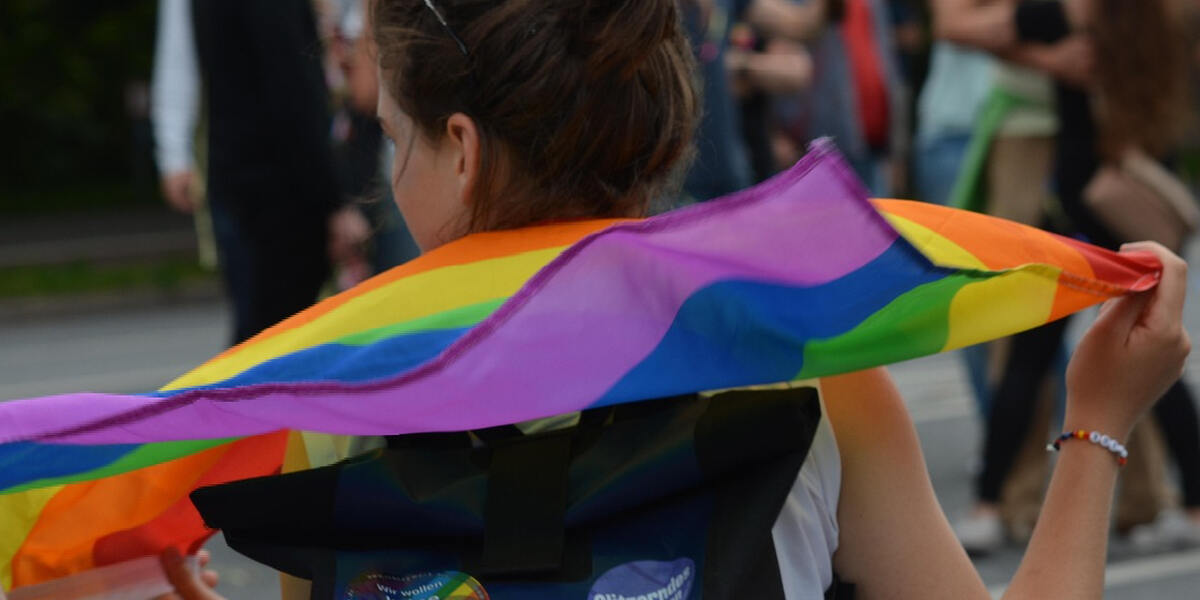 Enorme Sicherheitsmaßnahmen für CSD in Augsburg - Ärger durch Ausfall des ÖPNV