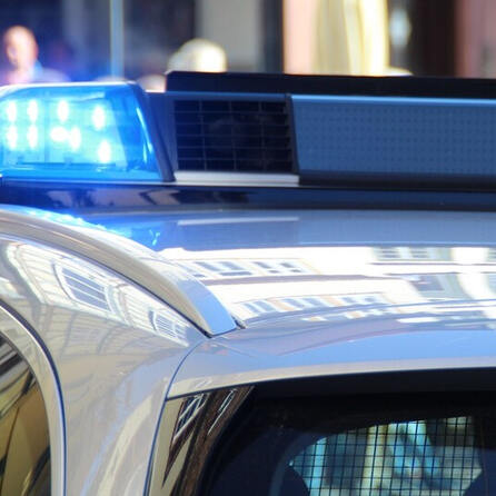 Augsburg-Pfersee: Mann sticht auf "Schwiegersohn" ein und verletzt ihn schwer