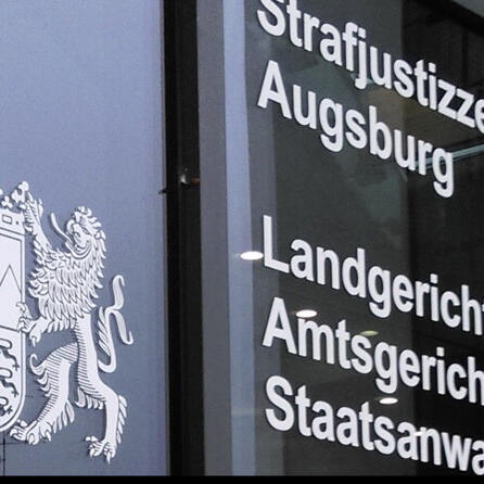 Amtsgericht Augsburg: Prozess um Tierquälerei an Enten und Hühnern
