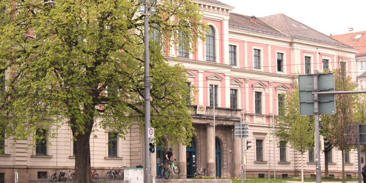 Prozess Amtsgericht Augsburg: Mann legt sich mit Ordnungsdienst an