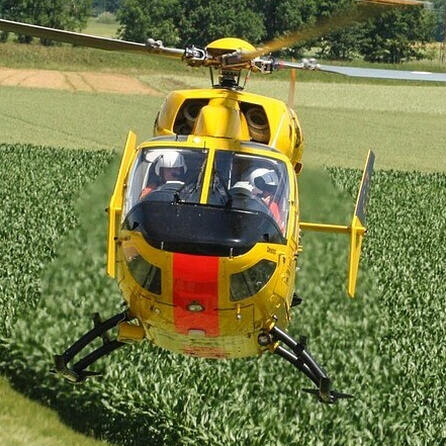 Halblech: Gleitschirmfliegerin stürzt ab und verletzt sich schwer