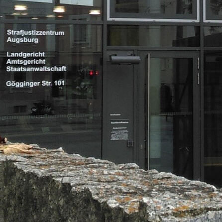 Brandstiftung am Augsburger Königsplatz ab heute vor Gericht