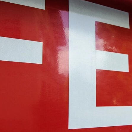 Gersthofen: Frau bleibt in Münzschacht hängen - Rettungseinsatz