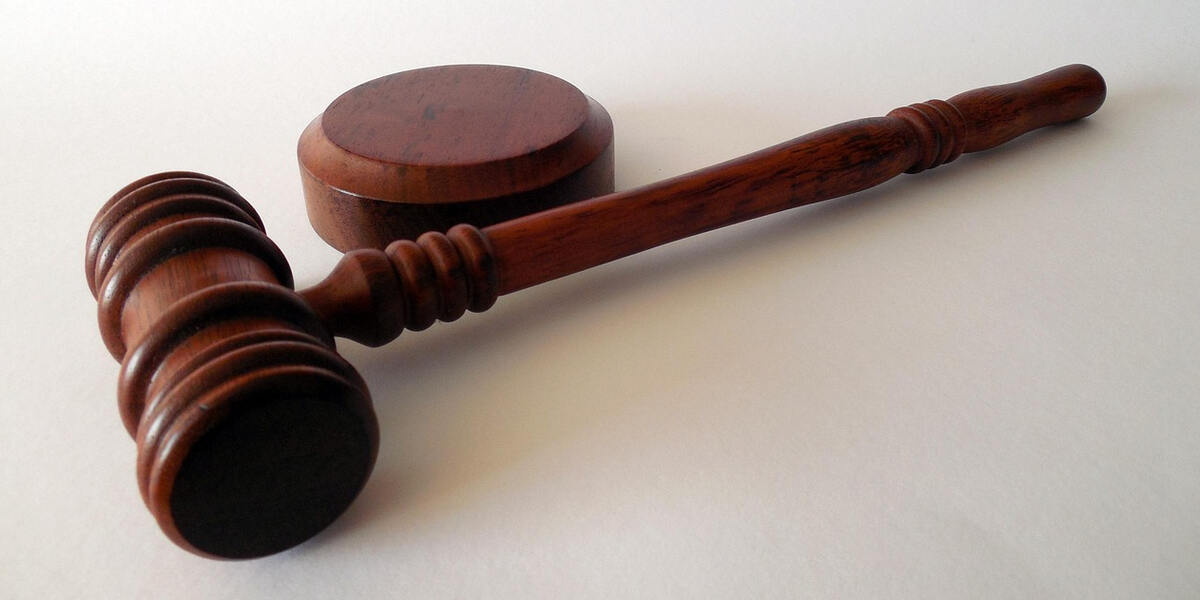 Vier Jahre Haft für "Dubai-Beamten": Augsburger Jurist wegen Betrugs verurteilt