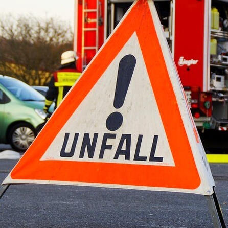 Tragischer Unfall auf A96 bei Buchloe: 75-jähriger Fahrer verstirbt offenbar durch medizinischem Notfall