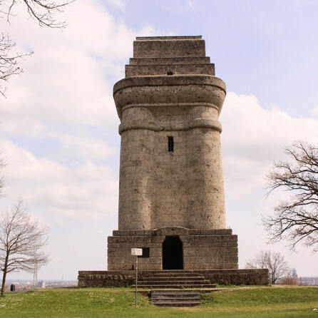 Westlich von Augsburg: Bismarckturm in Neusäß-Steppach wird 120