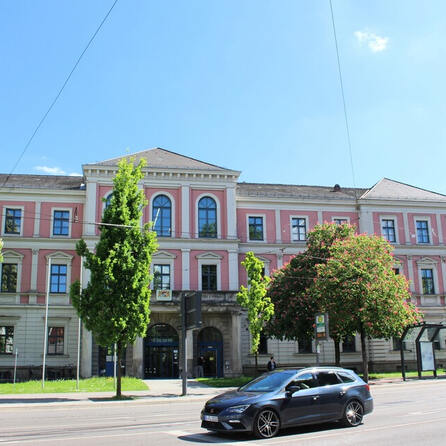 Urteil gefällt: 38-Jähriger verurteilt wegen Bombendrohungen an Augsburger Vollstreckungsgericht 