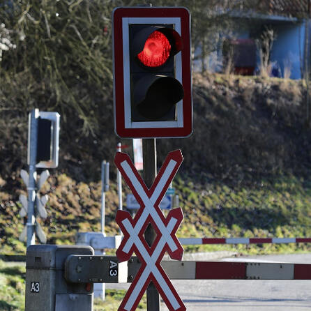 Upgrade am Bahnübergang in Pfronten: neue Schranke soll für mehr Sicherheit sorgen