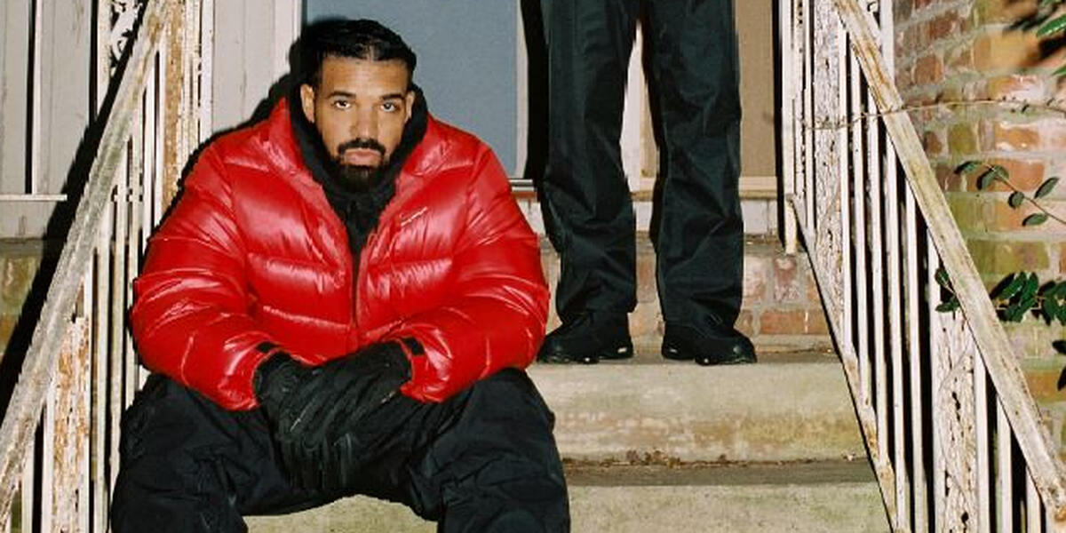 Drake feiert ersten Oktoberfest-Besuch in München