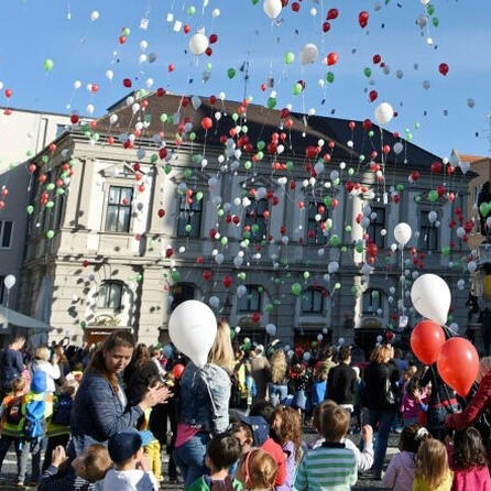 Augsburger Innenstadt: Turamichele und Oldtimer am Start