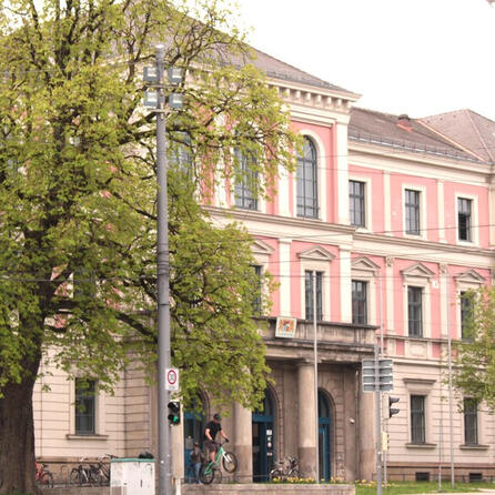 Ex-Funktionär des ECDC Memmingen vor Gericht in Augsburg - Vorwurf der Veruntreuung von 342.000 Euro