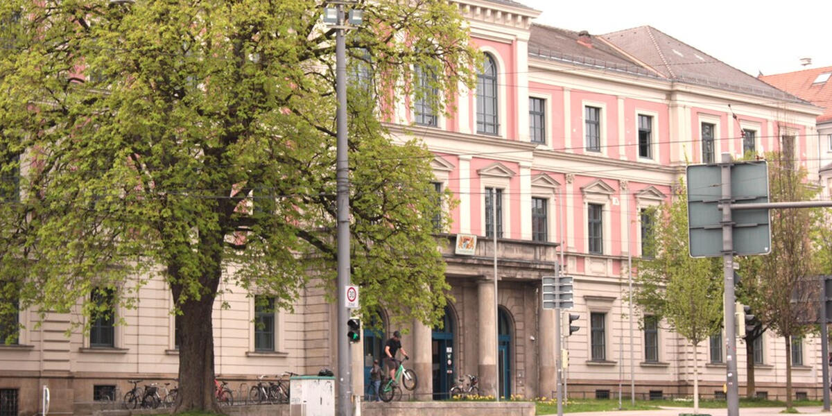 Ex-Funktionär des ECDC Memmingen vor Gericht in Augsburg - Vorwurf der Veruntreuung von 342.000 Euro