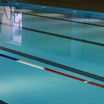 Jetzt ohne Sprungturm: Hallenbad Augsburg-Haunstetten öffnet am Samstag