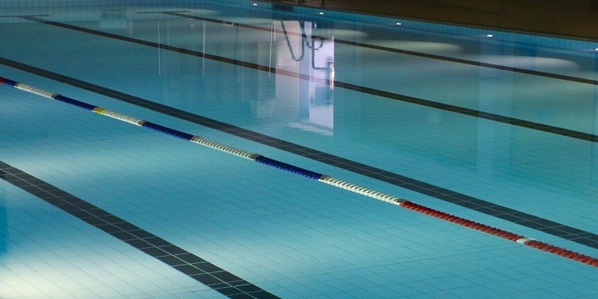 Jetzt ohne Sprungturm: Hallenbad Augsburg-Haunstetten öffnet am Samstag