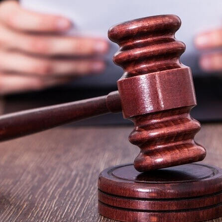 350.000 Euro veruntreut: Bewährungsstrafe für Finanzberater in Augsburg