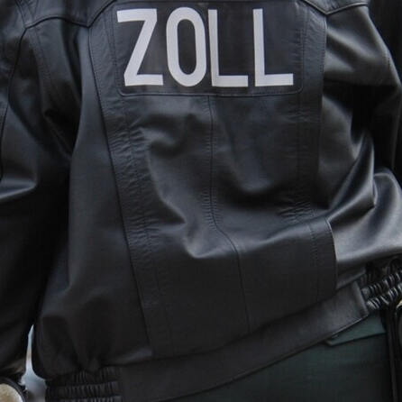 Großrazzia in Augsburger Barbershops: Zoll und Polizei entdecken Verstöße