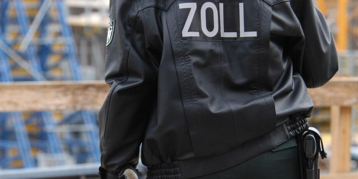 Großrazzia in Augsburger Barbershops: Zoll und Polizei entdecken Verstöße