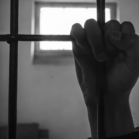Memmingen: Mann zündet Wohnungstür seiner Ex an - U-Haft wegen versuchten Mordes