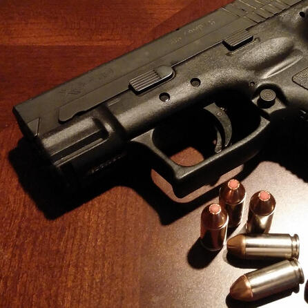 Toter Senior in Augsburg – Ermittler stoßen auf illegale Waffen