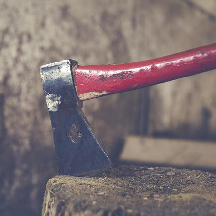 Mit Axt ins Schaufenster: Schmuckdiebe schlagen in Memmingen zu