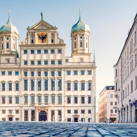 Stadt Augsburg kennzeichnet "Baby-Räume"