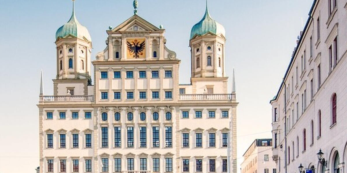 Stadt Augsburg kennzeichnet "Baby-Räume"